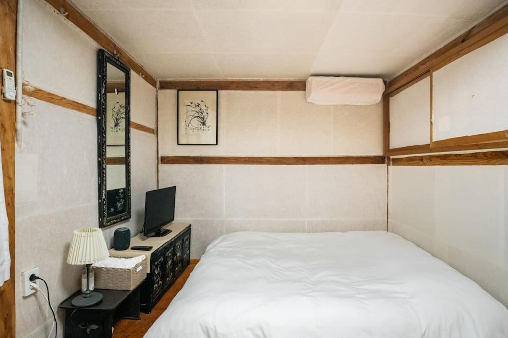 Namhyundang - Hanok Korean Traditional House Сеул Экстерьер фото