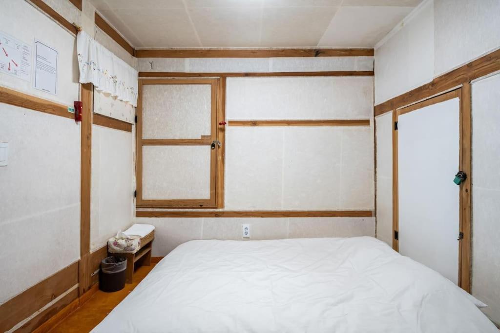 Namhyundang - Hanok Korean Traditional House Сеул Экстерьер фото