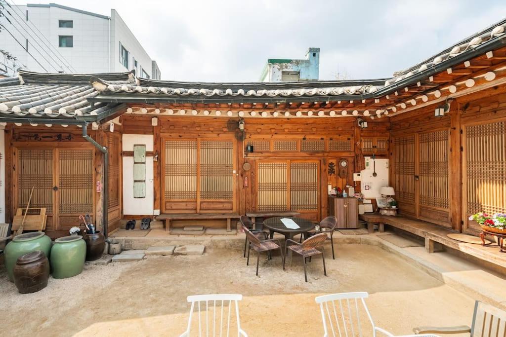 Namhyundang - Hanok Korean Traditional House Сеул Экстерьер фото