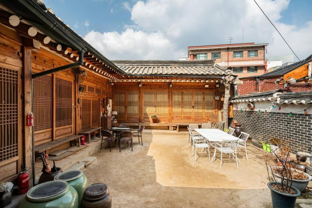 Namhyundang - Hanok Korean Traditional House Сеул Экстерьер фото